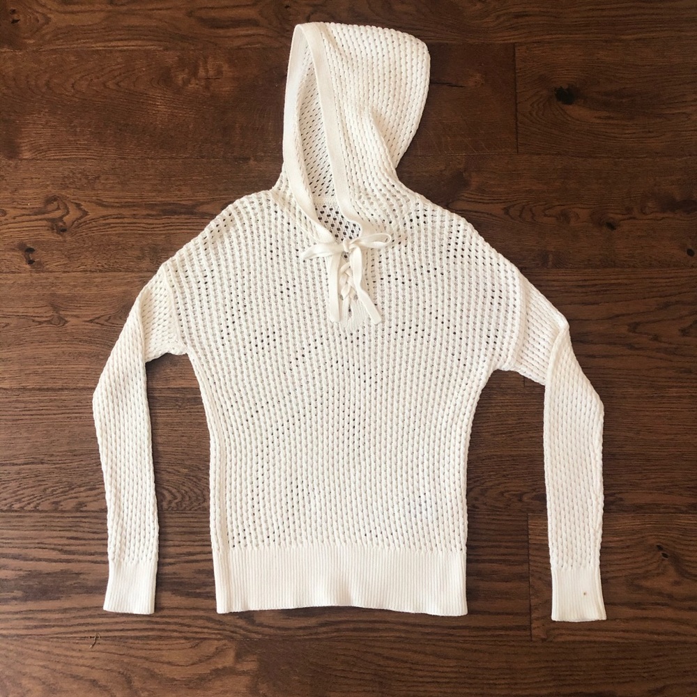 White knit hoodie 💭